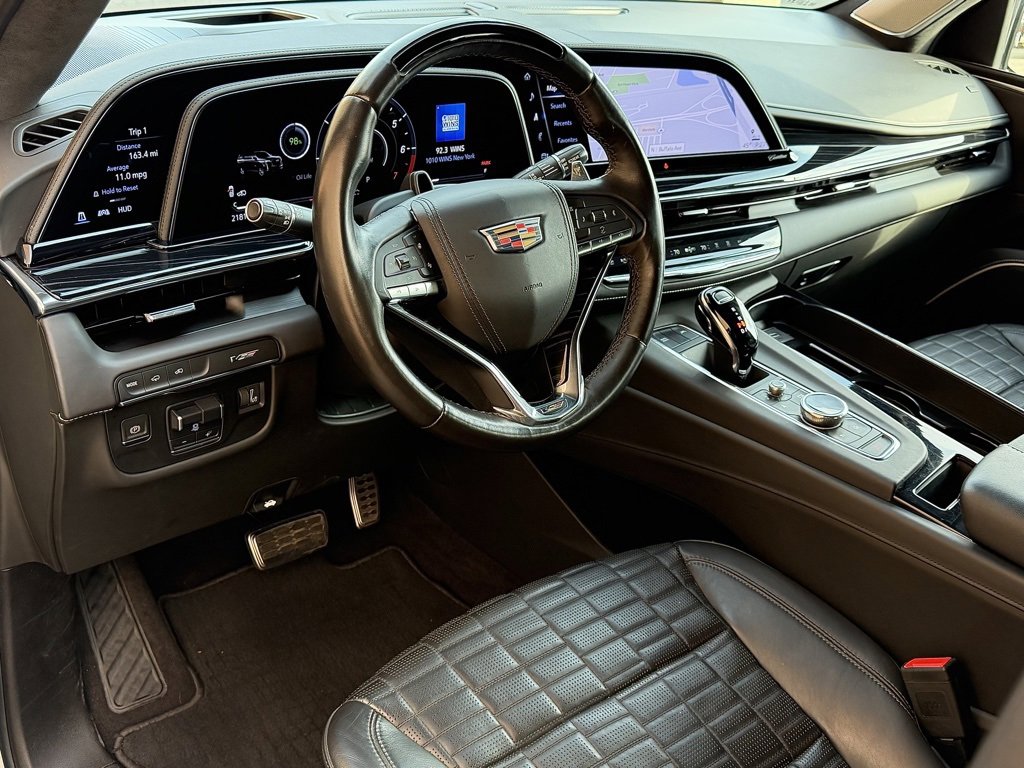 Used 2023 Cadillac Escalade V w/ LPO, ONYX Package image 4