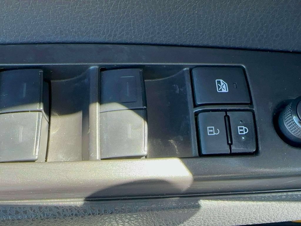 Used 2023 Toyota Camry SE AWD/4WD image 13