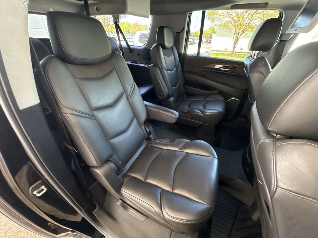 Certified 2020 Cadillac Escalade ESV Premium Luxury w/ Escalade Sport Edition image 28