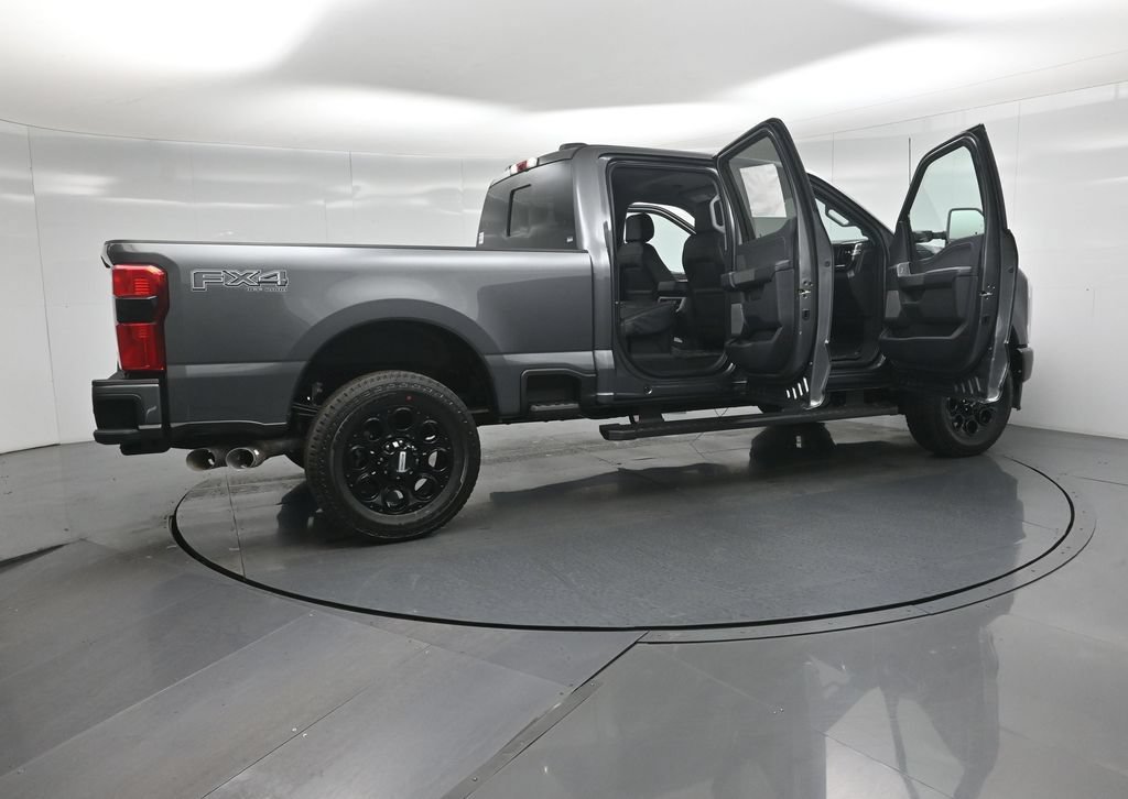 New 2026 Ford F250 Lariat w/ Black Appearance Package AWD/4WD image 4