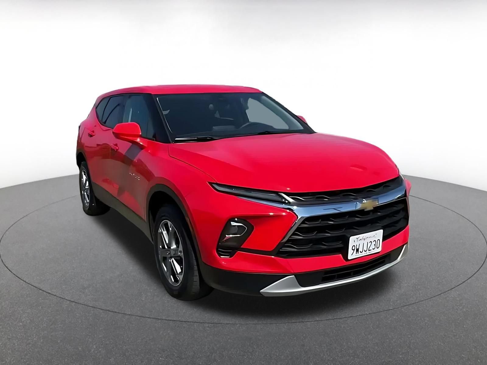 Used 2026 Chevrolet Blazer LT FWD image 3
