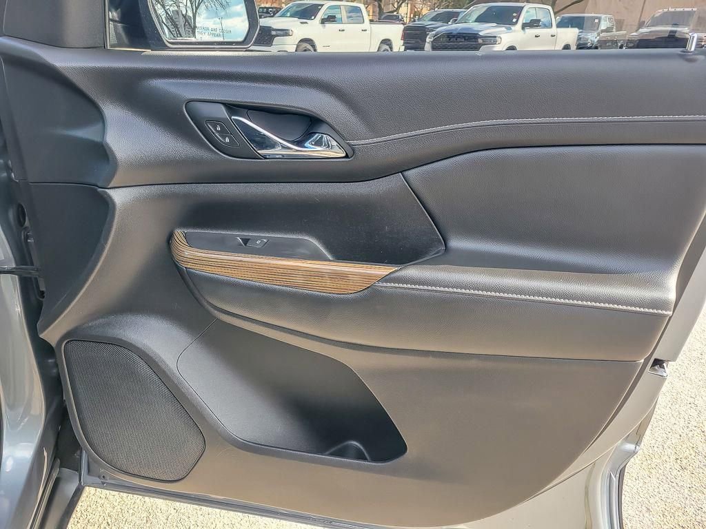 Used 2022 GMC Acadia SLE w/ Driver Convenience Package image 26