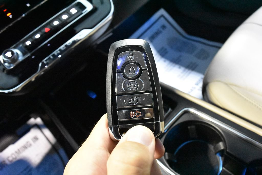 Used 2024 Lincoln Corsair Reserve AWD/4WD image 18