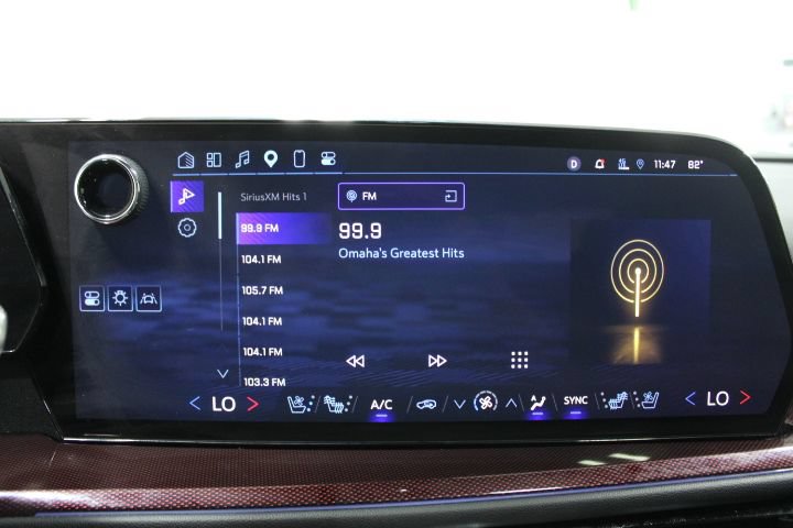 Used 2025 Chevrolet Traverse RS AWD/4WD image 4