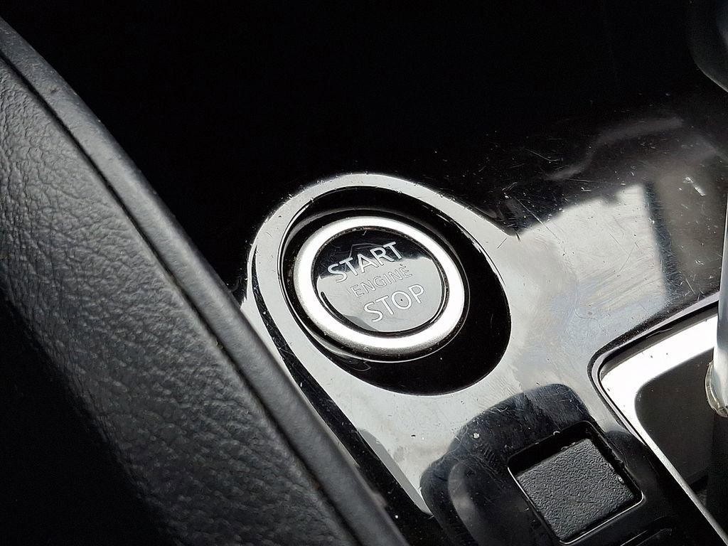 Used 2021 Nissan Versa SV image 23