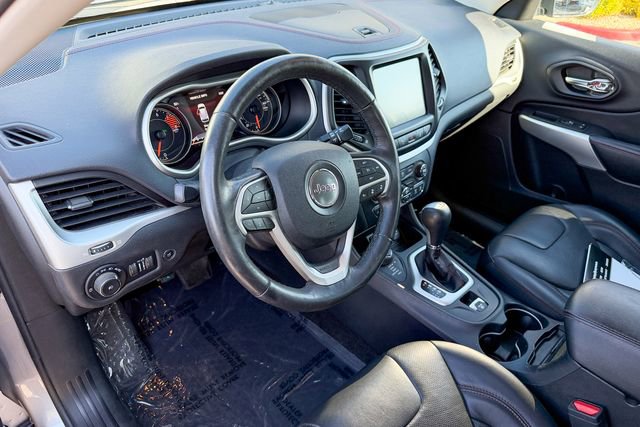 Used 2018 Jeep Cherokee Trailhawk w/ Quick Order Package 27L image 12