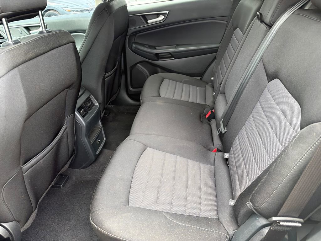 Used 2021 Ford Edge SE FWD image 16