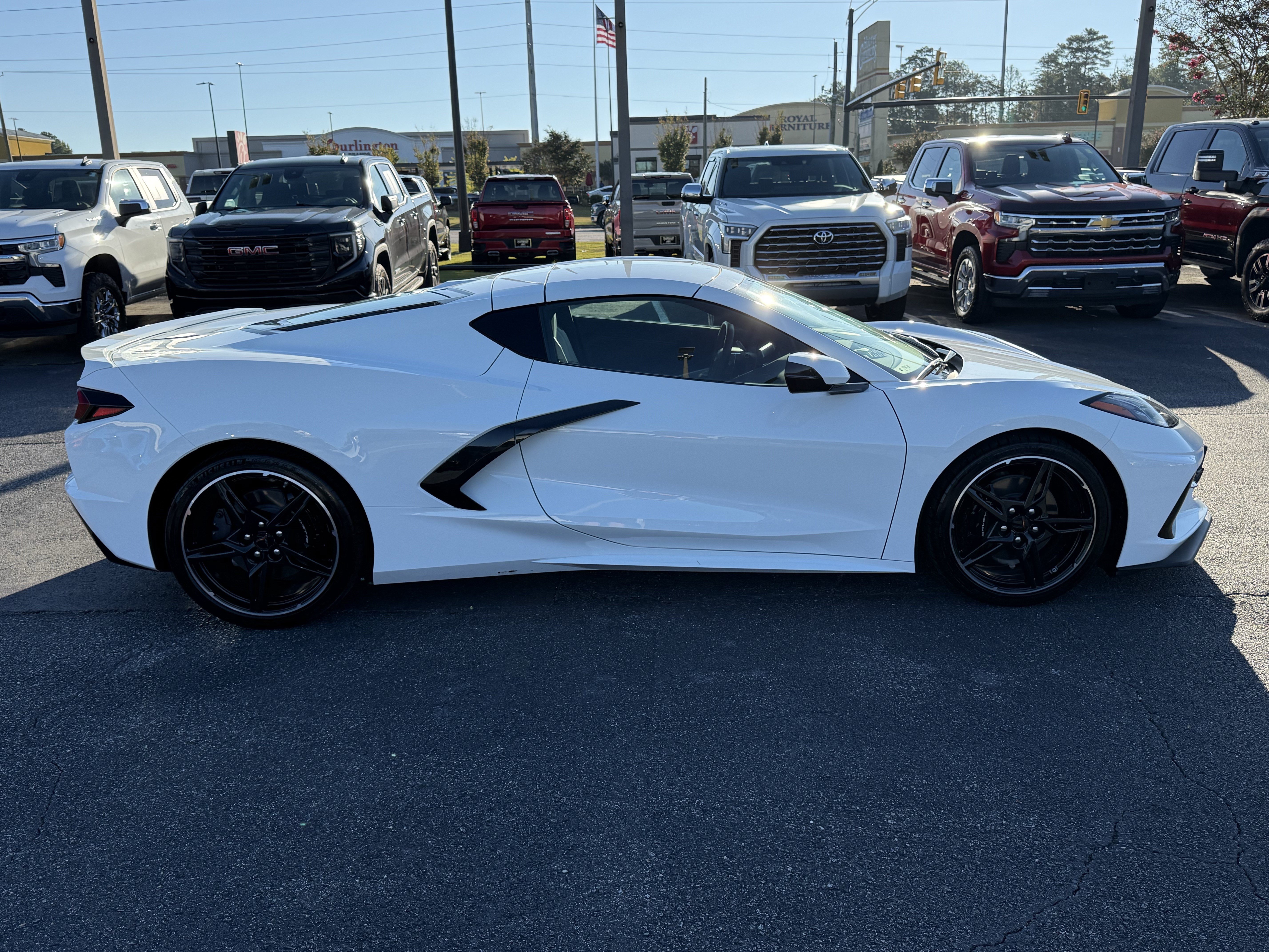 Used 2025 Chevrolet Corvette Stingray Coupe w/ Battery Protection Package RWD image 11