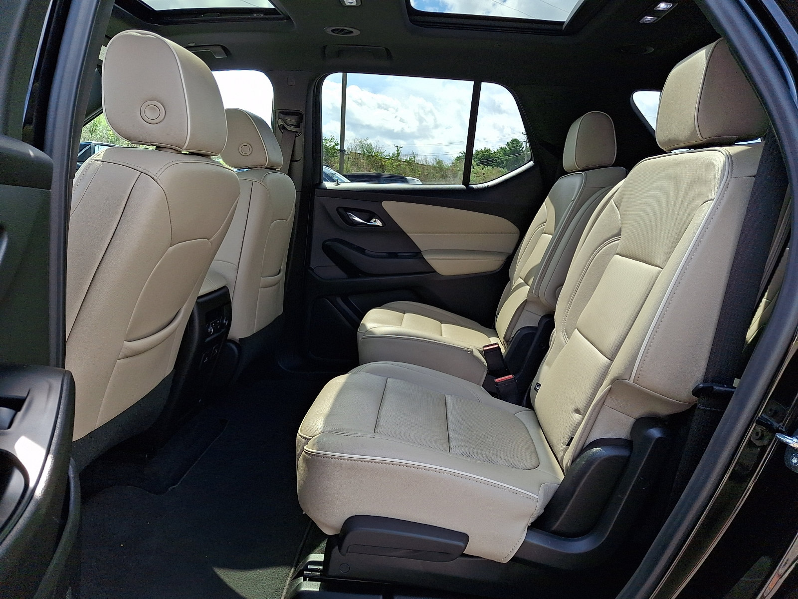 Certified 2023 Chevrolet Traverse Premier FWD image 10