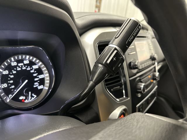 Used 2017 Nissan Titan SV AWD/4WD image 23