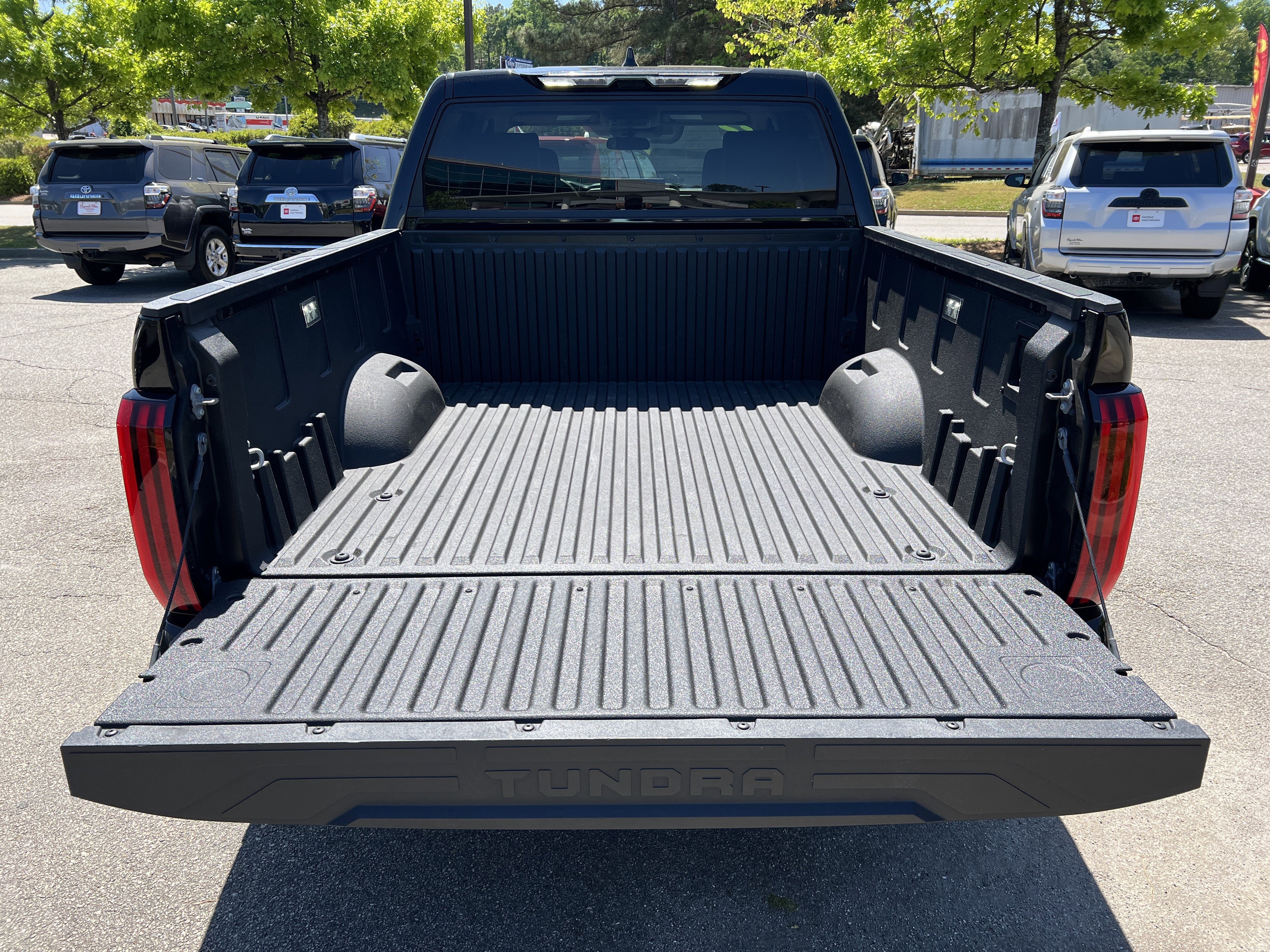 Used 2022 Toyota Tundra SR5 AWD/4WD image 31