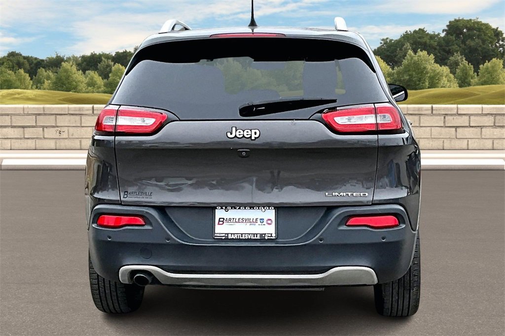Used 2018 Jeep Cherokee Limited image 4