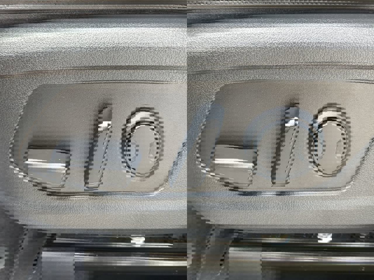 Used 2023 Kia Sorento SX image 29