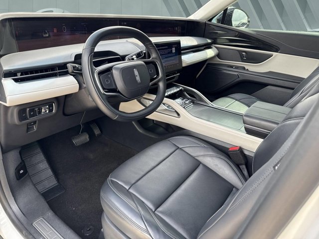 Used 2024 Lincoln Nautilus Premier AWD/4WD image 9