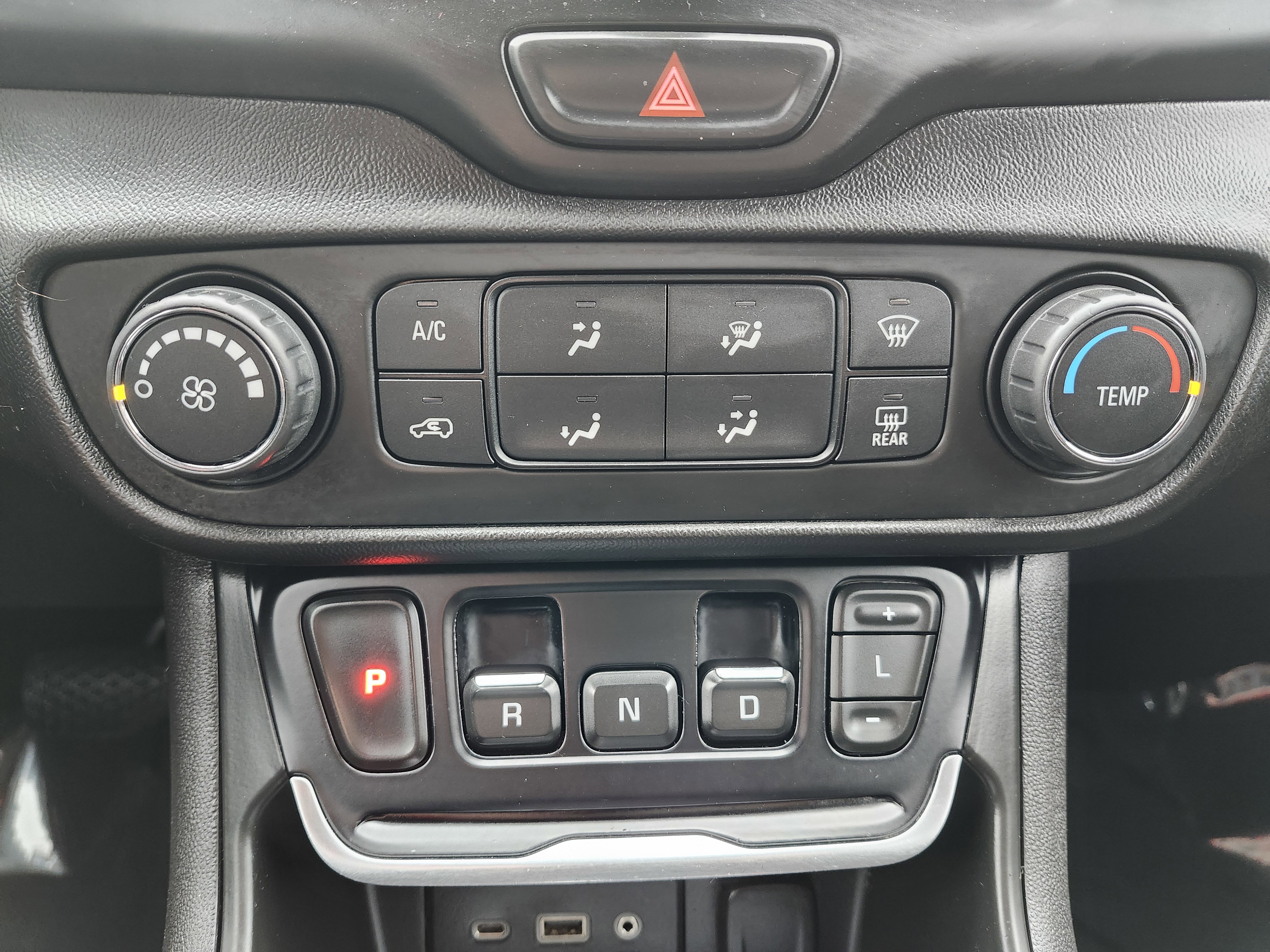 Used 2019 GMC Terrain SLE image 30