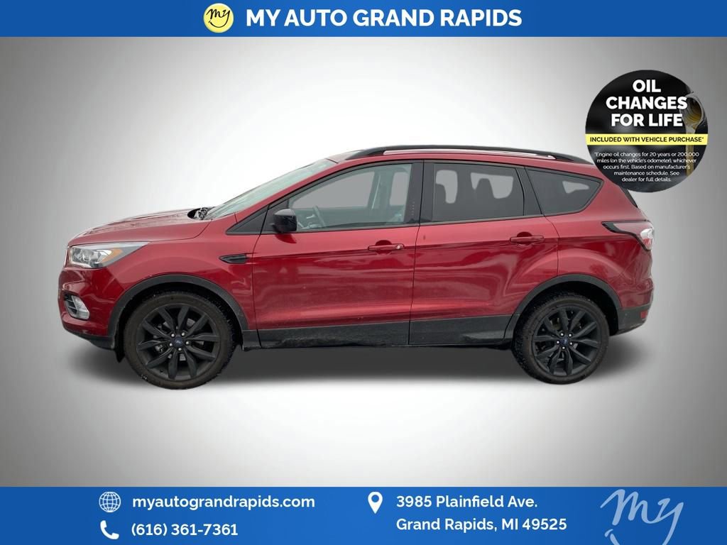 Used 2017 Ford Escape SE w/ SE Sport Appearance Package image 7