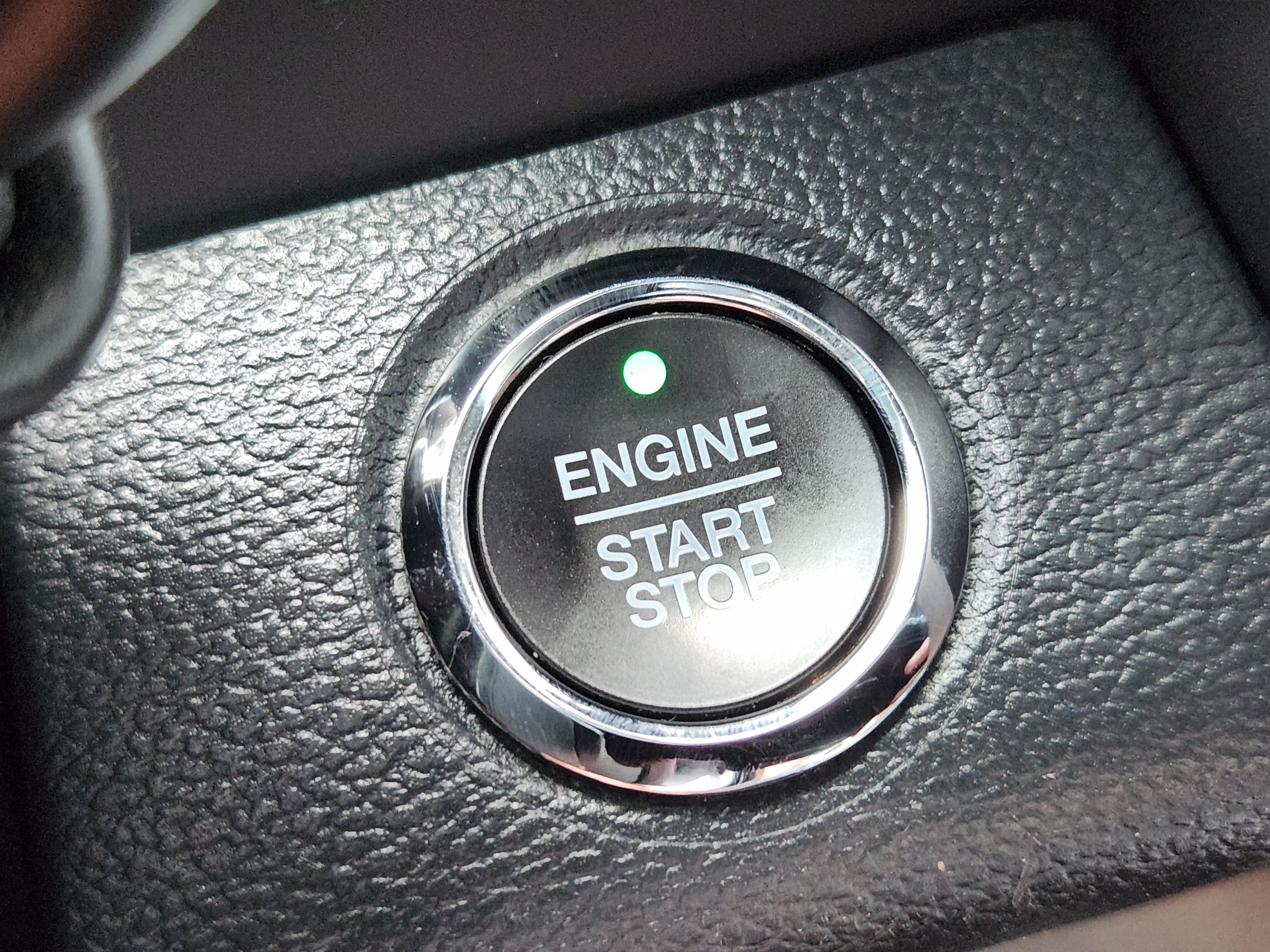Used 2022 Ford F350 Lariat w/ Tremor Off-Road Package AWD/4WD image 21
