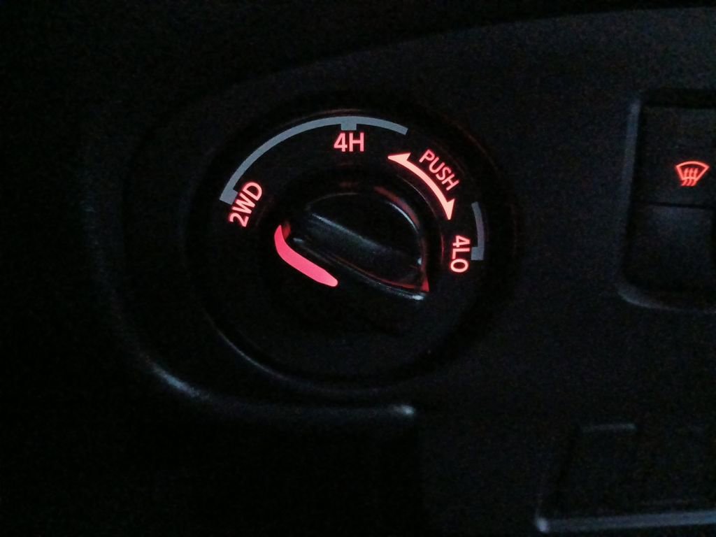 Used 2023 Nissan Frontier PRO-4X w/ Technology Package image 9