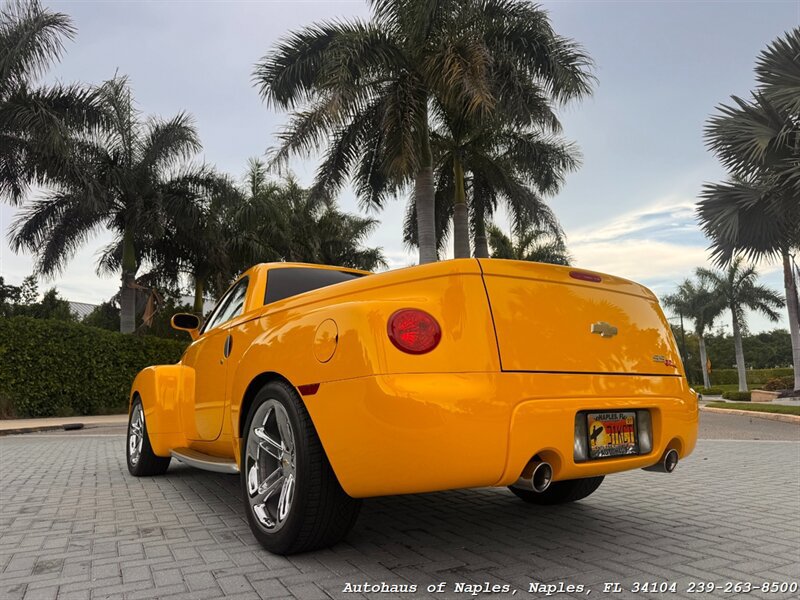 Used 2005 Chevrolet SSR w/ Preferred Equipment Group RWD image 17