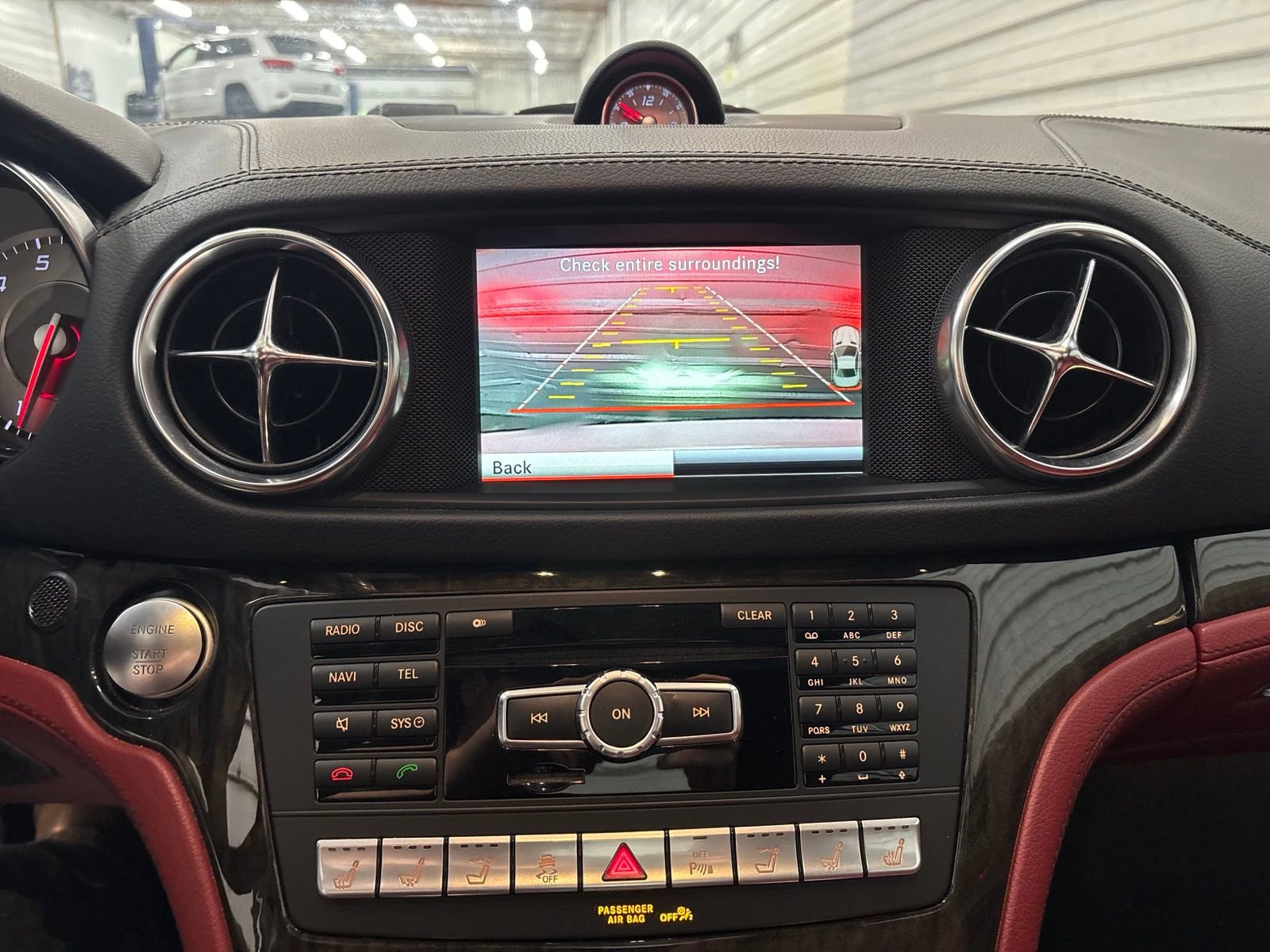 Used 2014 Mercedes-Benz SL 550 image 24