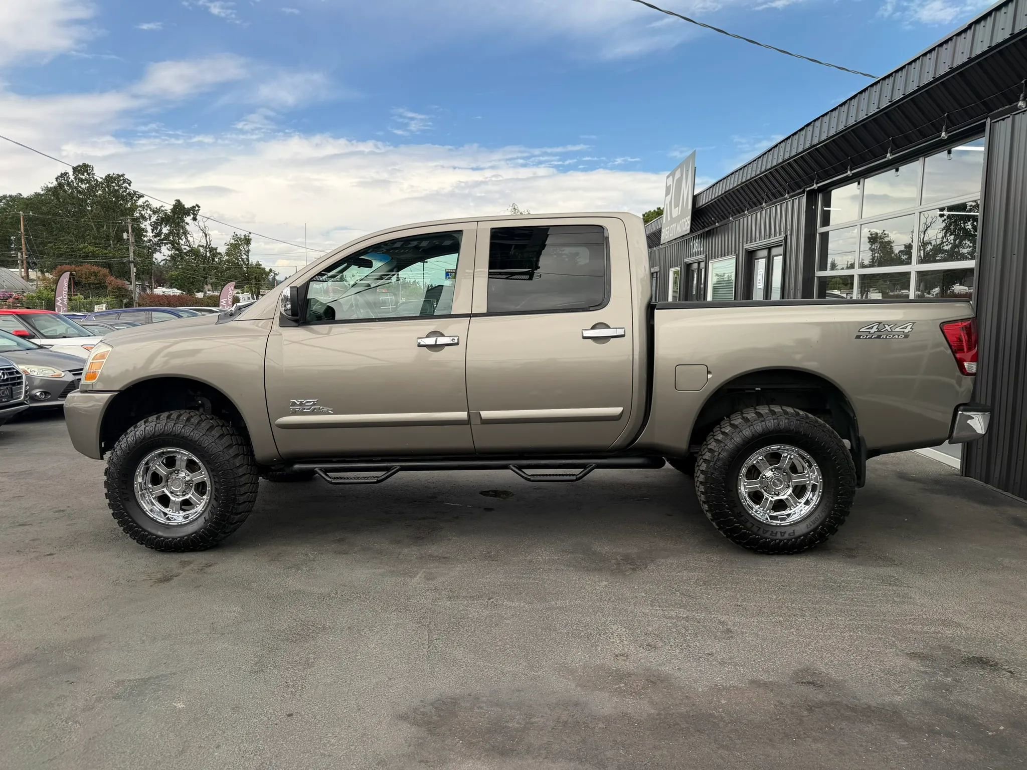 Used 2006 Nissan Titan SE AWD/4WD image 4