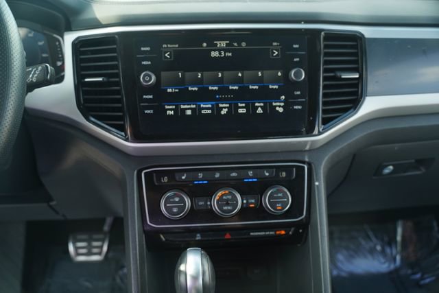 Used 2023 Volkswagen Atlas Cross Sport SEL Premium R-Line image 29