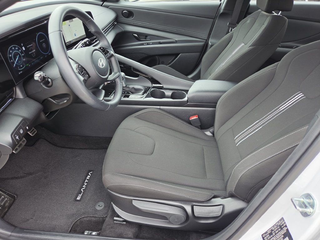 Used 2025 Hyundai Elantra SEL FWD image 22