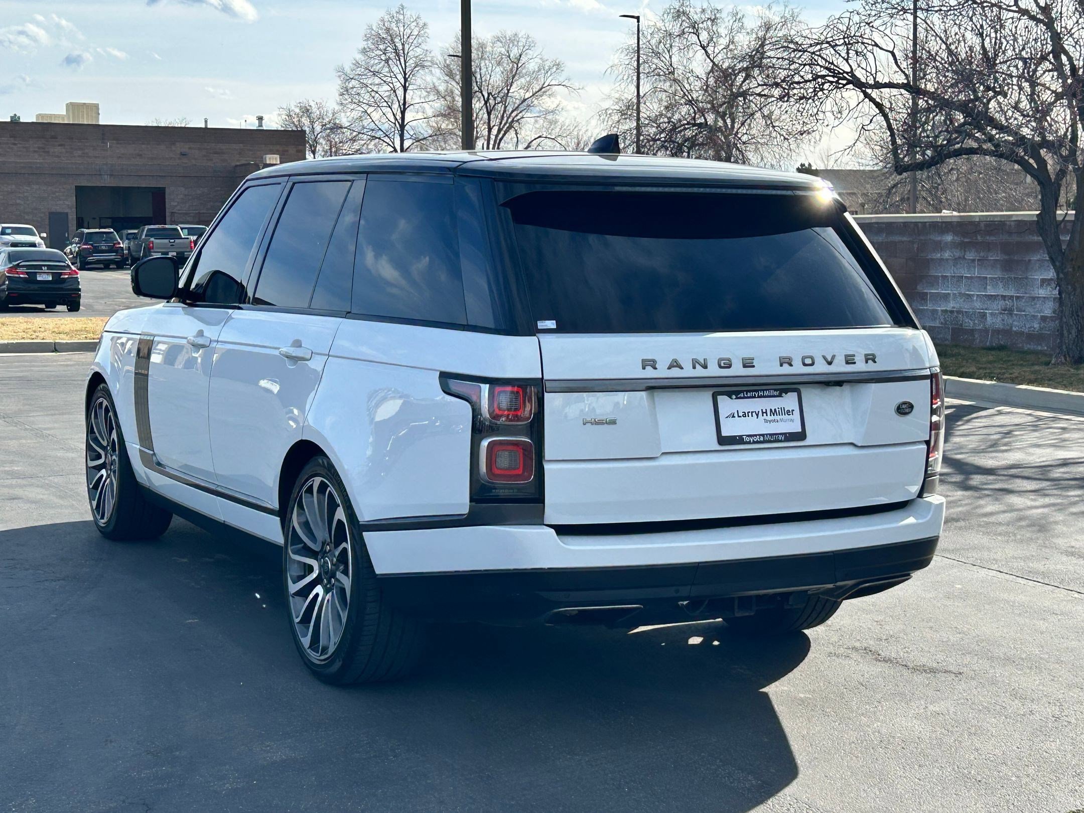Used 2018 Land Rover Range Rover HSE AWD/4WD image 3