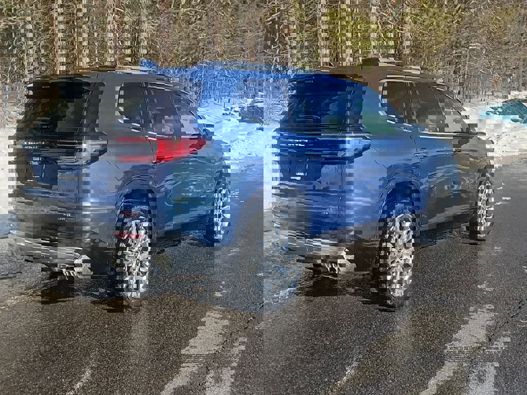 Used 2024 GMC Acadia Denali w/ Super Cruise Package image 5