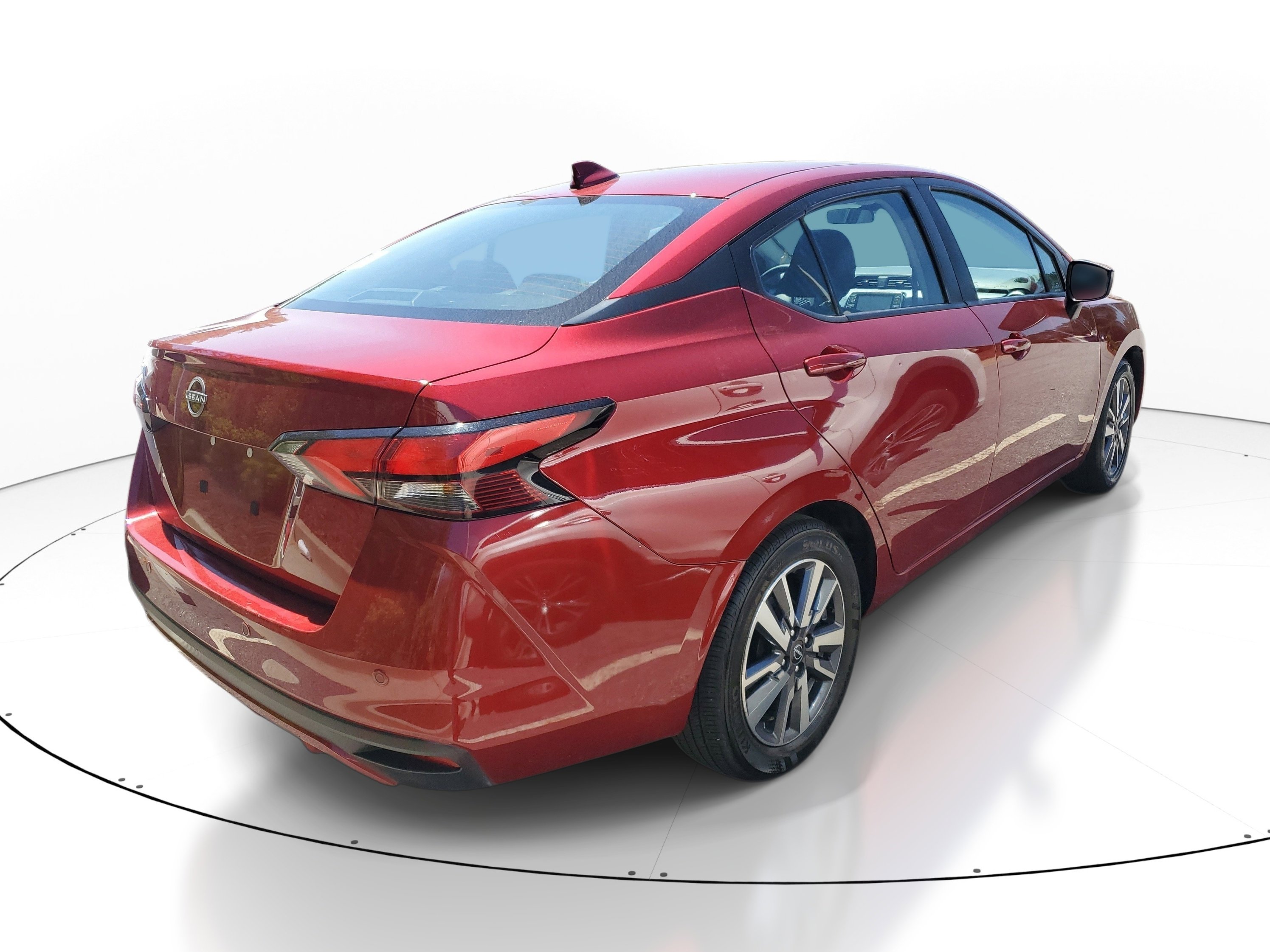 Used 2025 Nissan Versa SV image 6