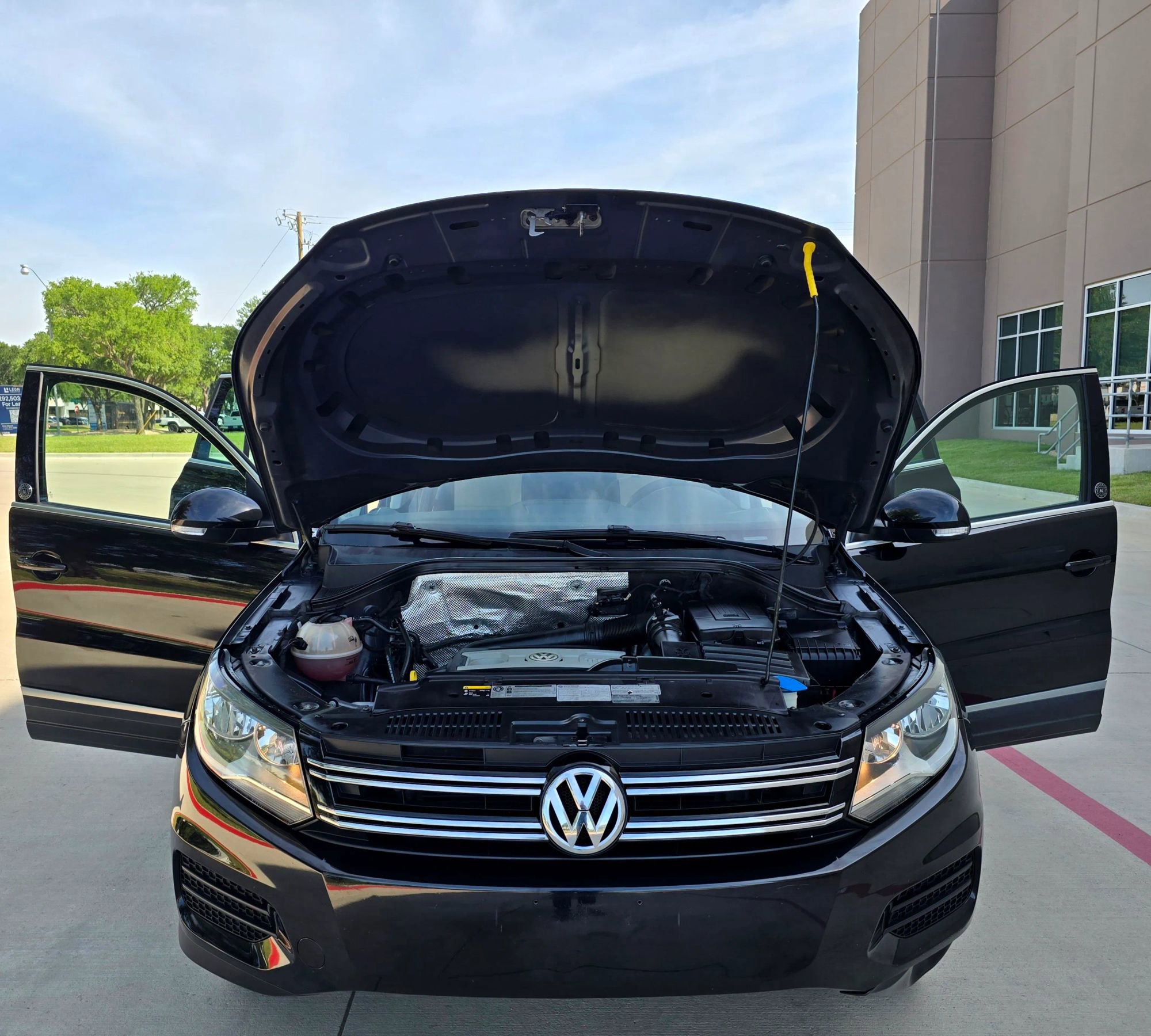 Used 2017 Volkswagen Tiguan Wolfsburg Edition AWD/4WD image 12