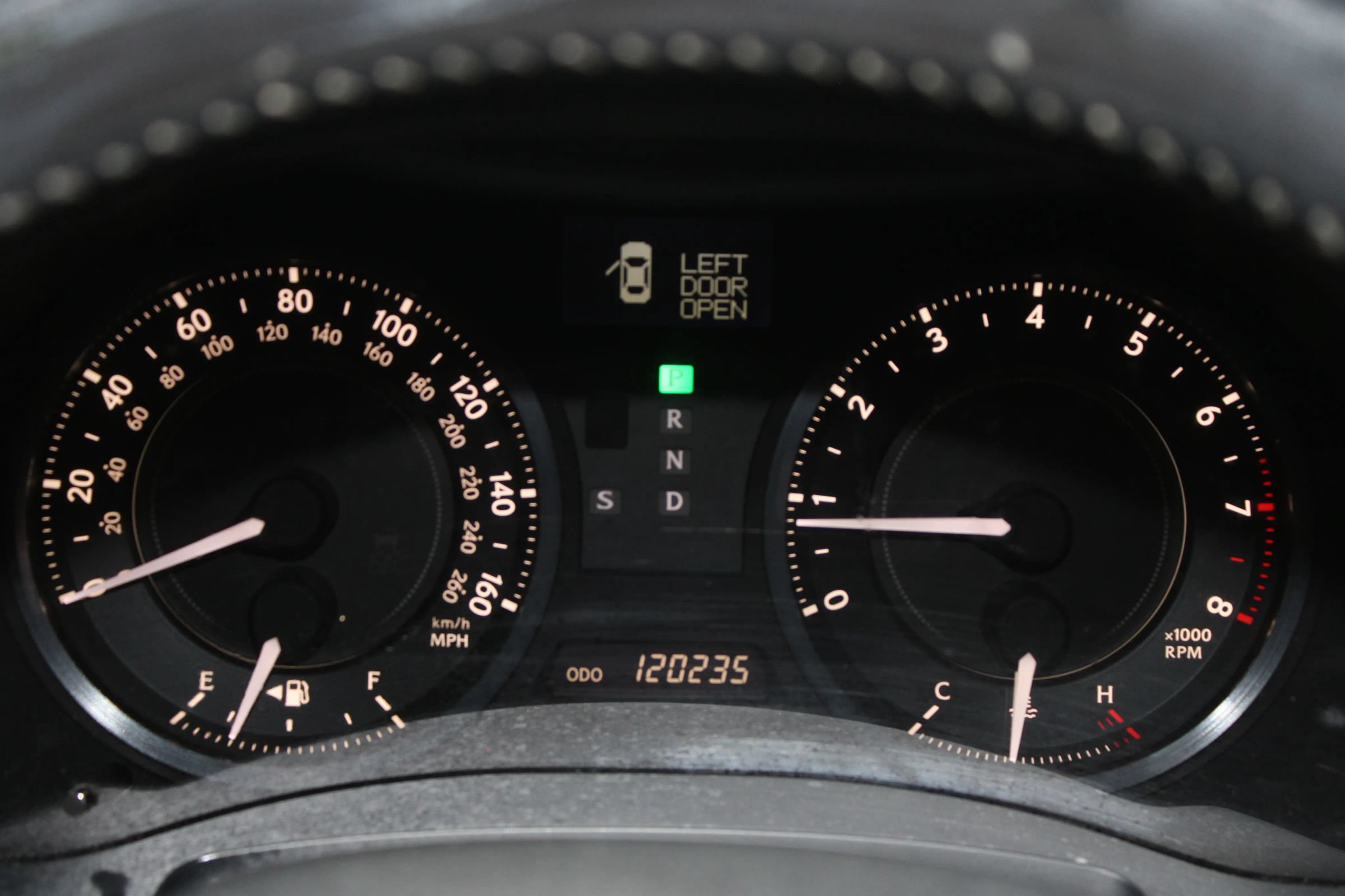 Used 2010 Lexus IS 350C w/ Luxury Pkg RWD image 13