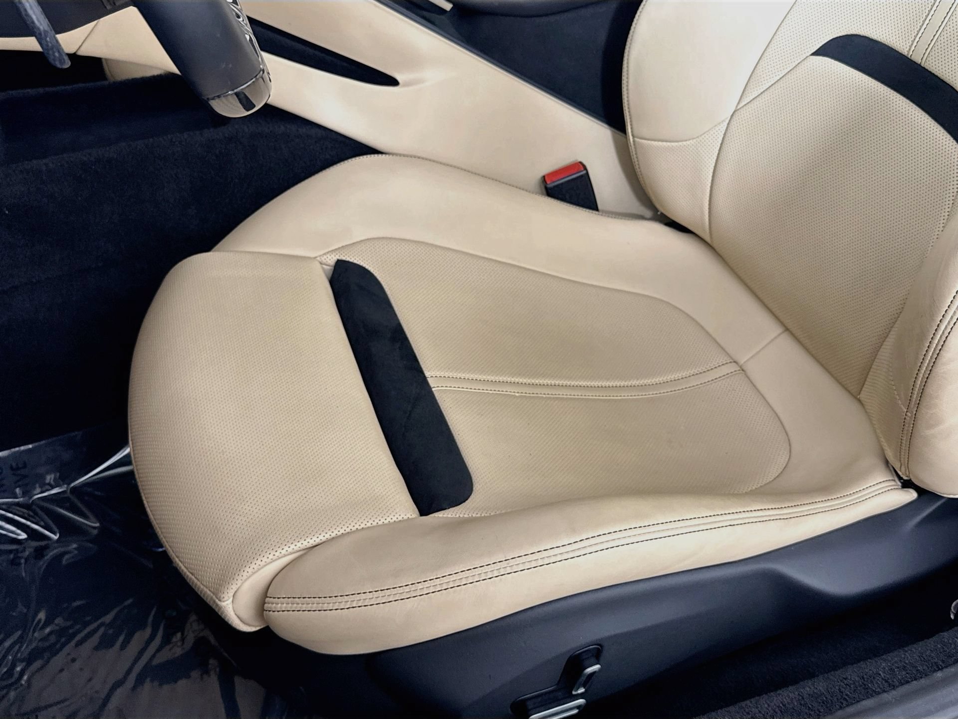 Certified 2021 Ferrari Roma RWD image 18