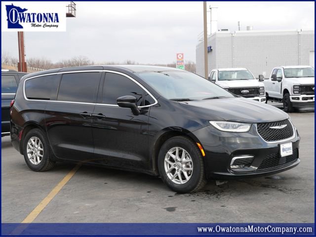 Used 2023 Chrysler Pacifica Touring-L