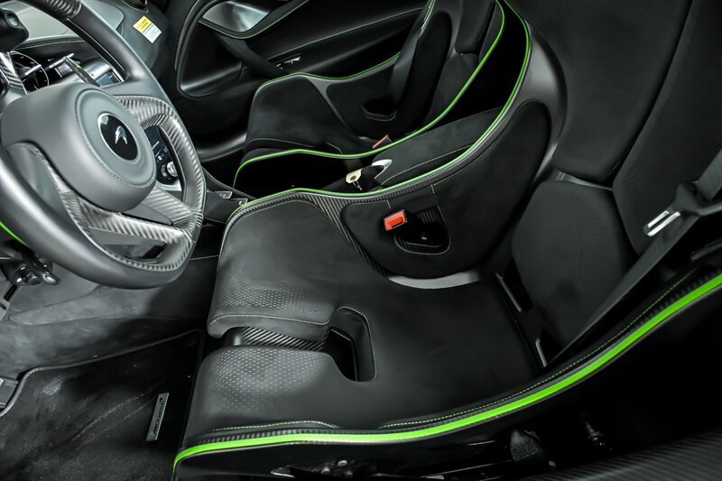 Used 2024 McLaren 750S Spider RWD image 21