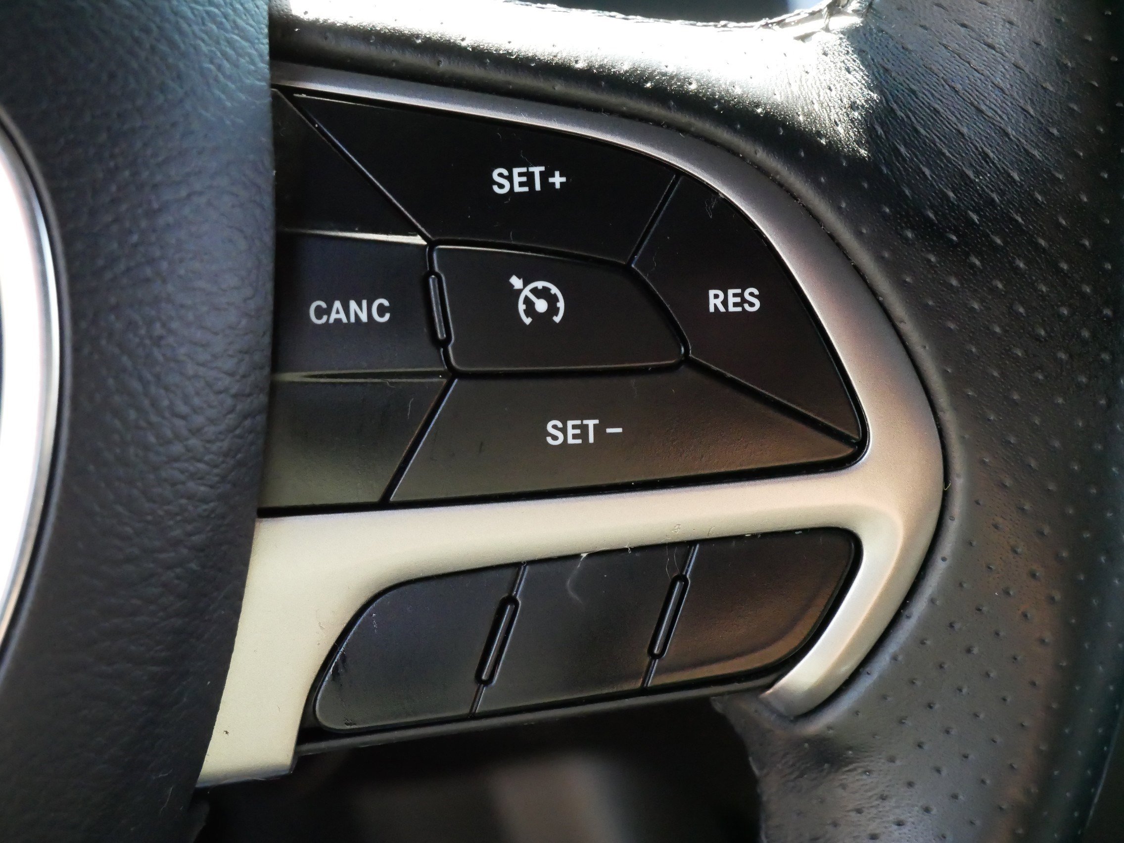 Used 2019 Dodge Durango SXT image 23