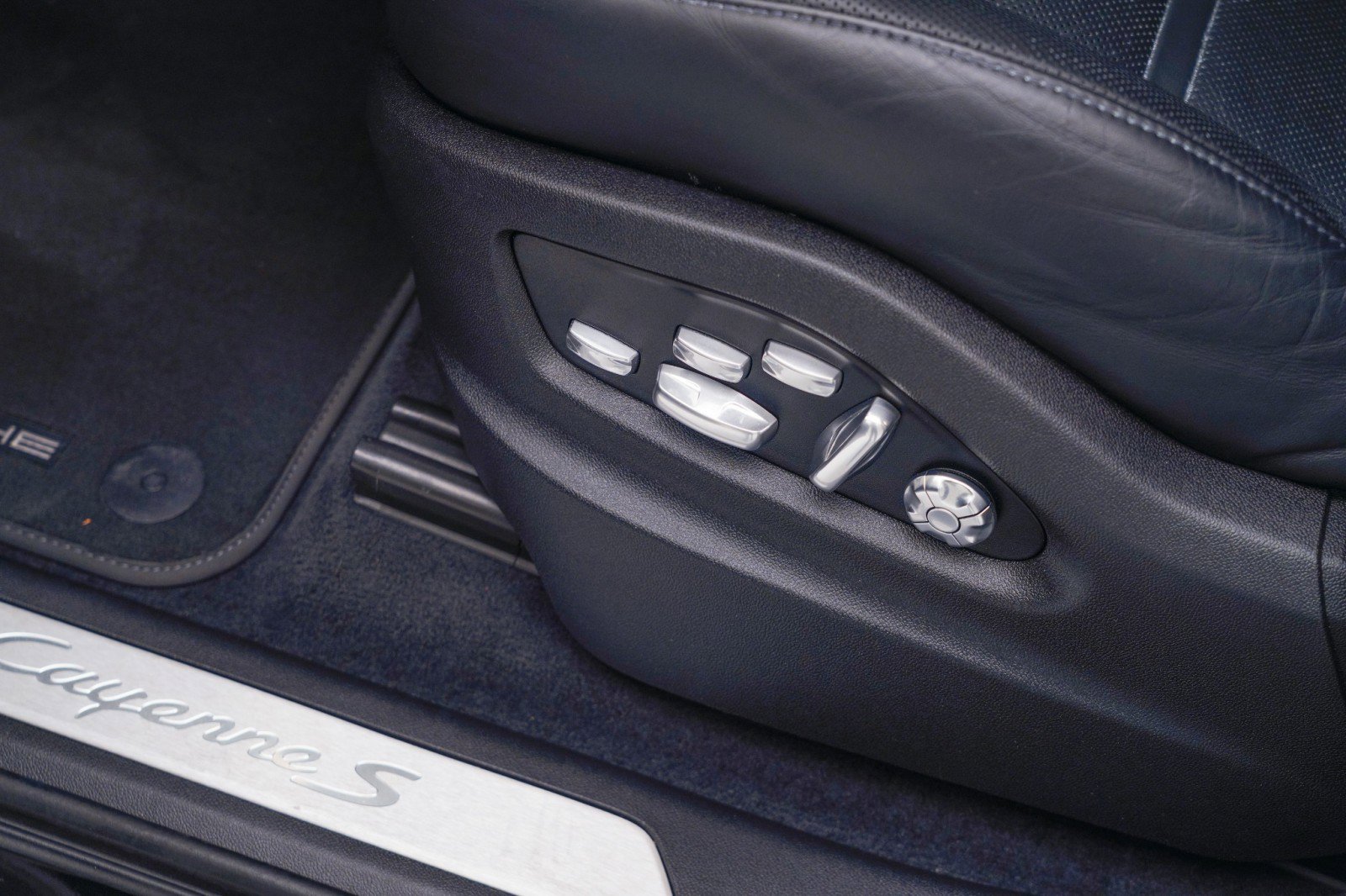 Used 2021 Porsche Cayenne S image 15