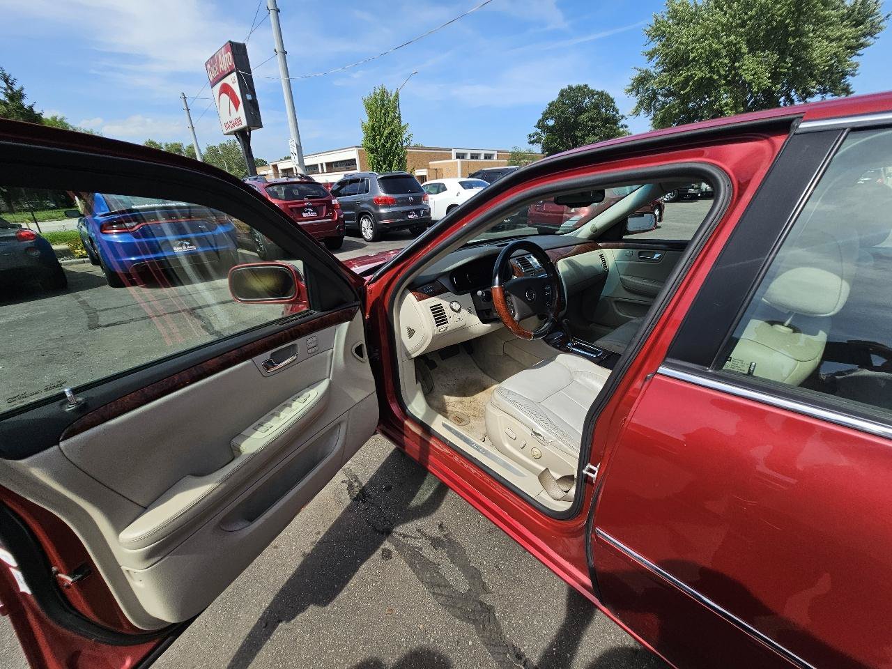 Used 2007 Cadillac DTS Luxury I w/ Trunk Convenience Package FWD image 18