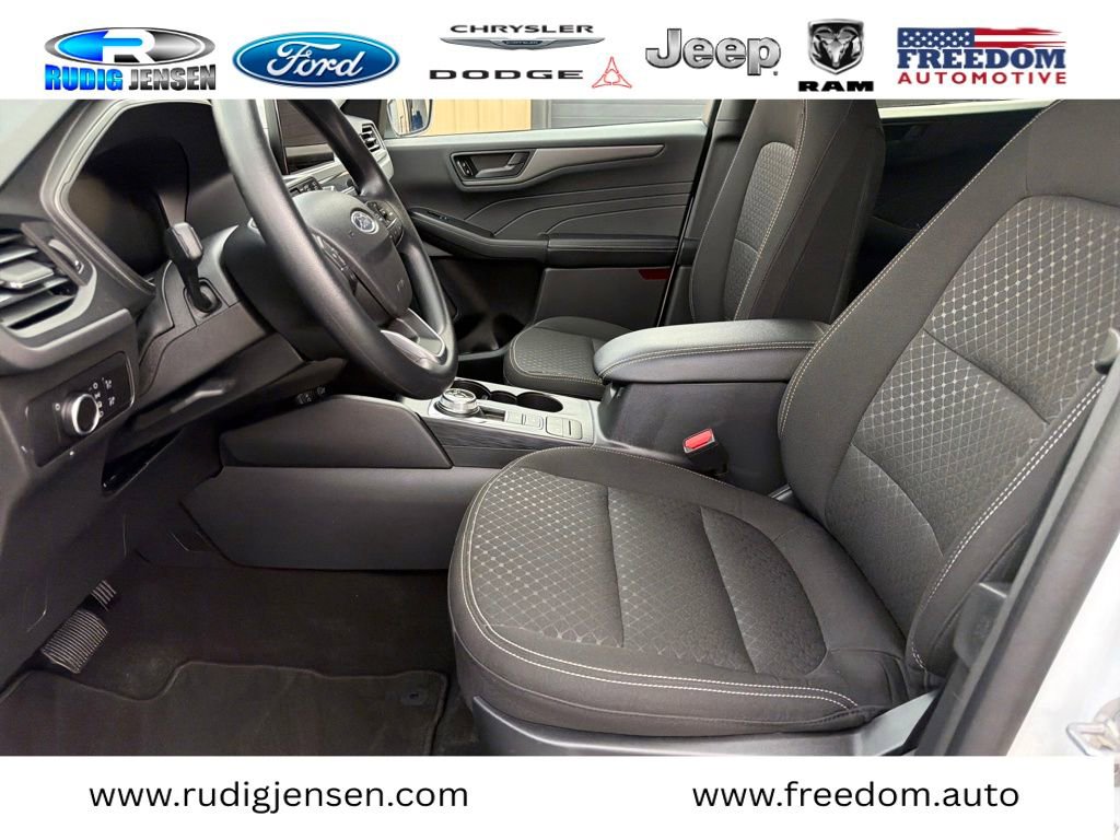 Used 2025 Ford Escape Active AWD/4WD image 10