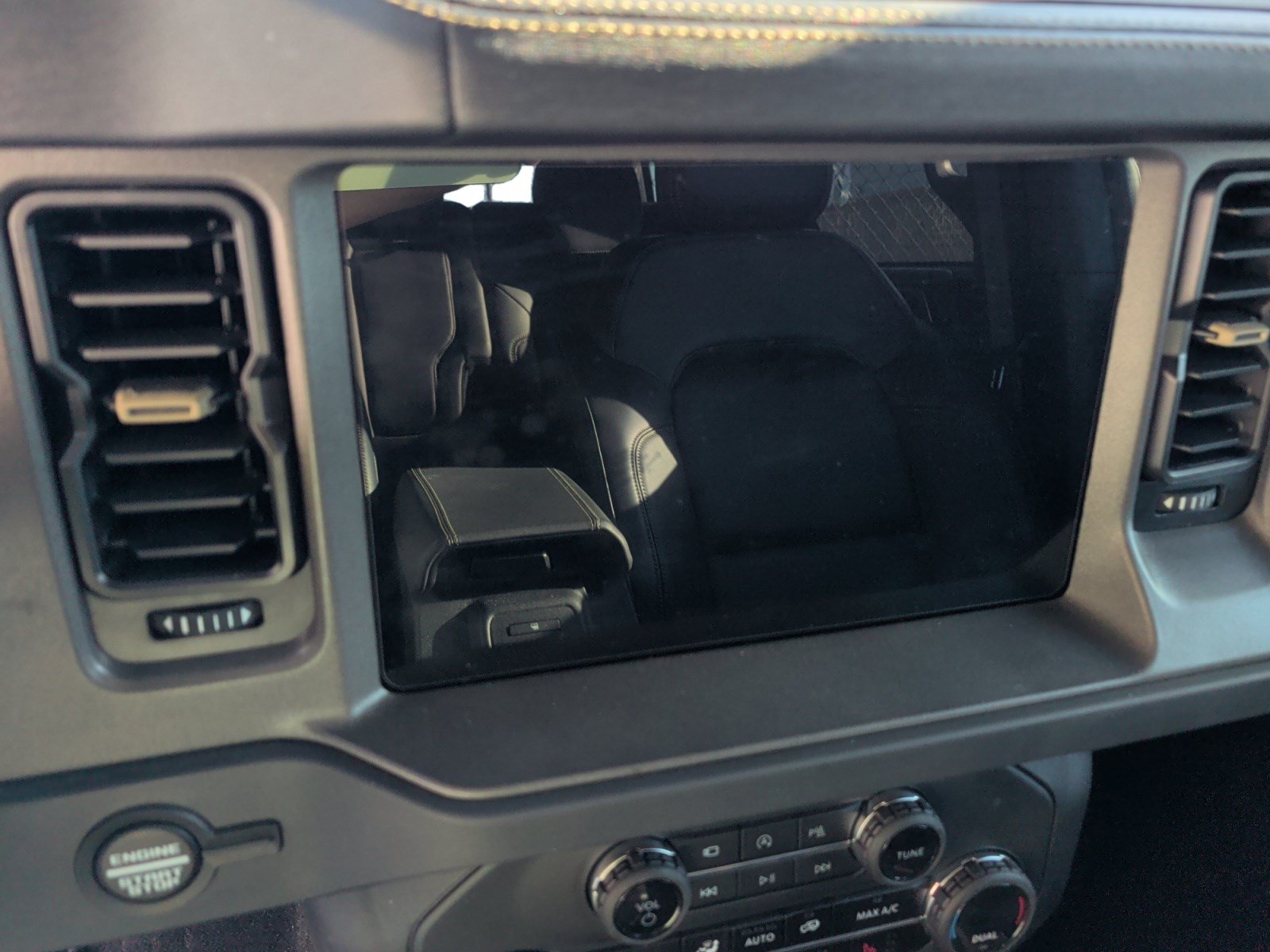 Certified 2025 Ford Bronco Badlands AWD/4WD image 10