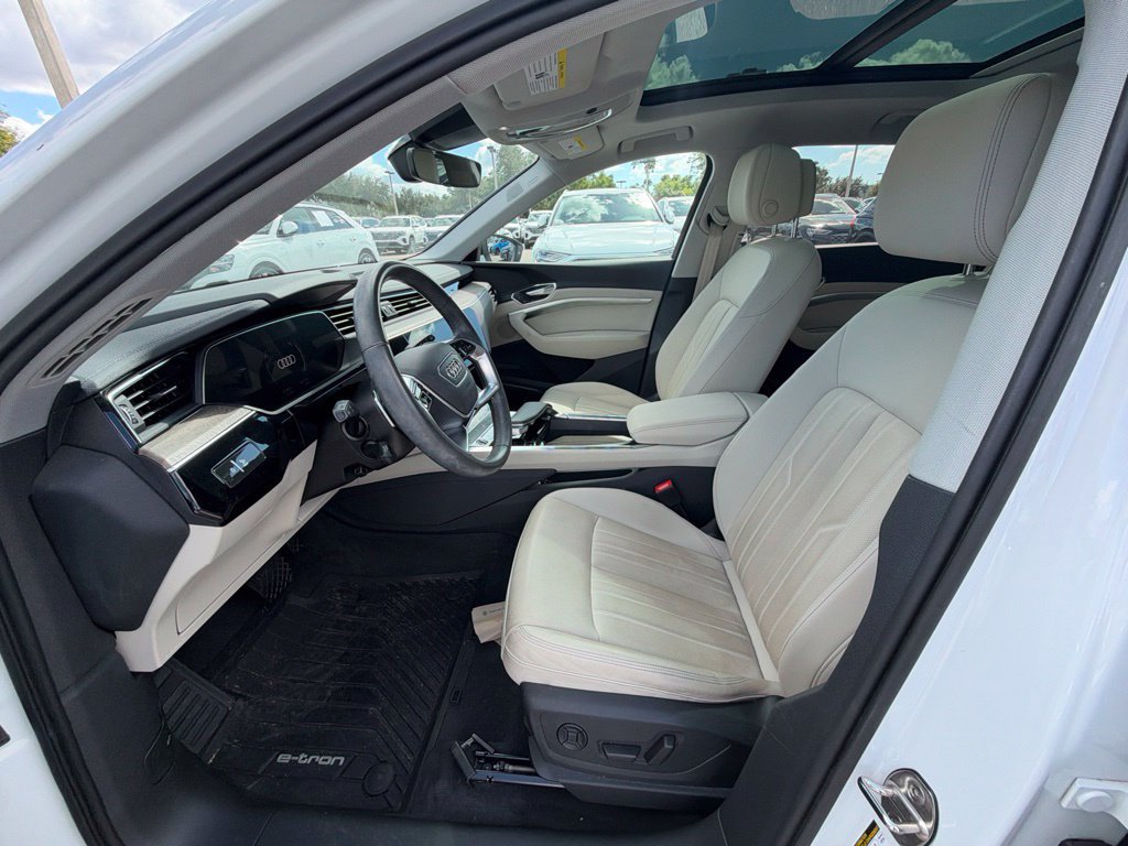 Certified 2024 Audi Q8 e-tron Premium Plus w/ Premium Plus Package AWD/4WD image 5