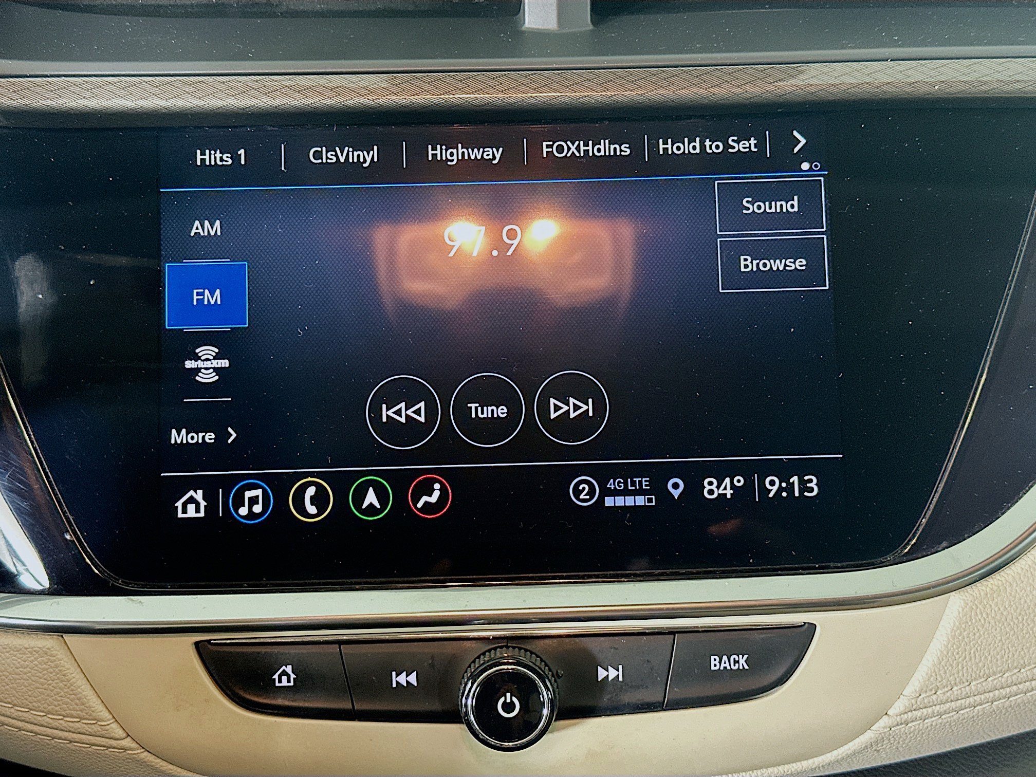 Used 2022 Buick Encore GX Essence w/ Advanced Technology Package FWD image 21