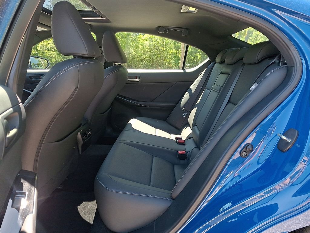 Used 2023 Lexus IS 300 w/ Comfort Package RWD image 10