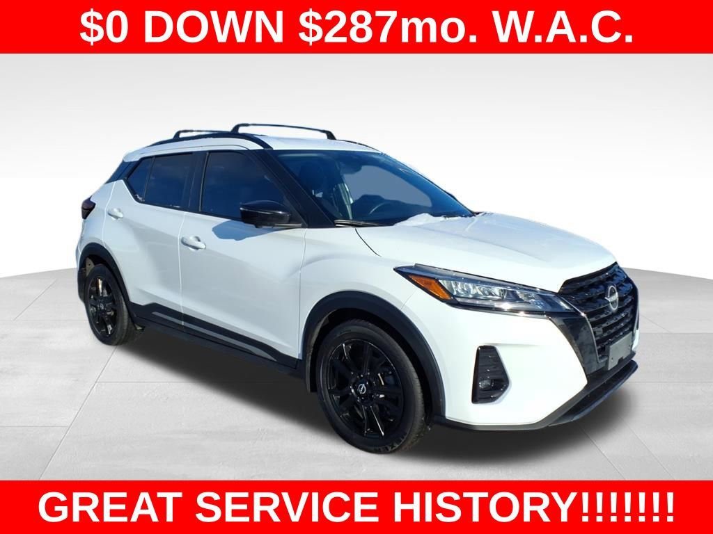 Used 2022 Nissan Kicks SR image 1