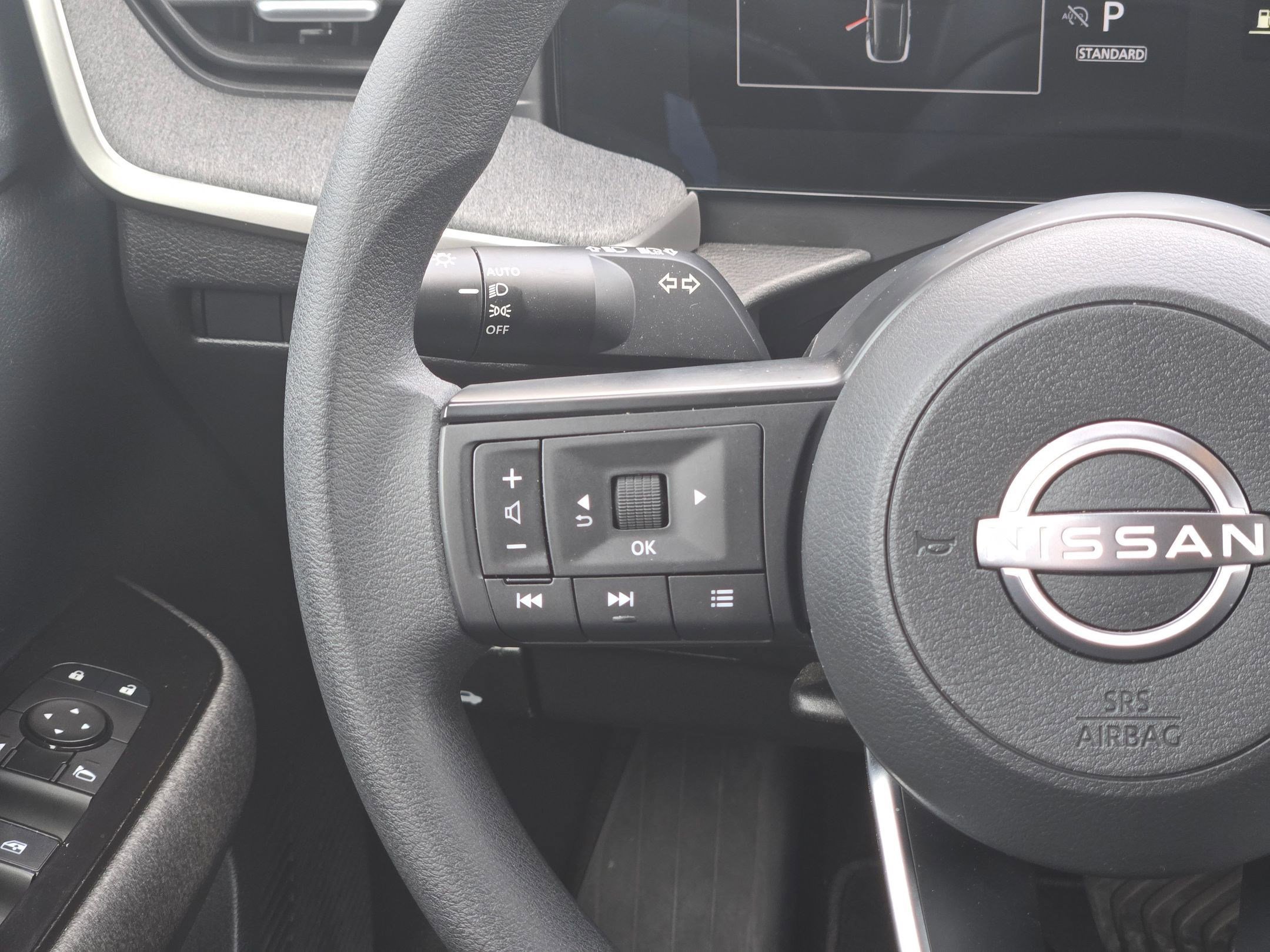 Used 2025 Nissan Kicks SV image 19