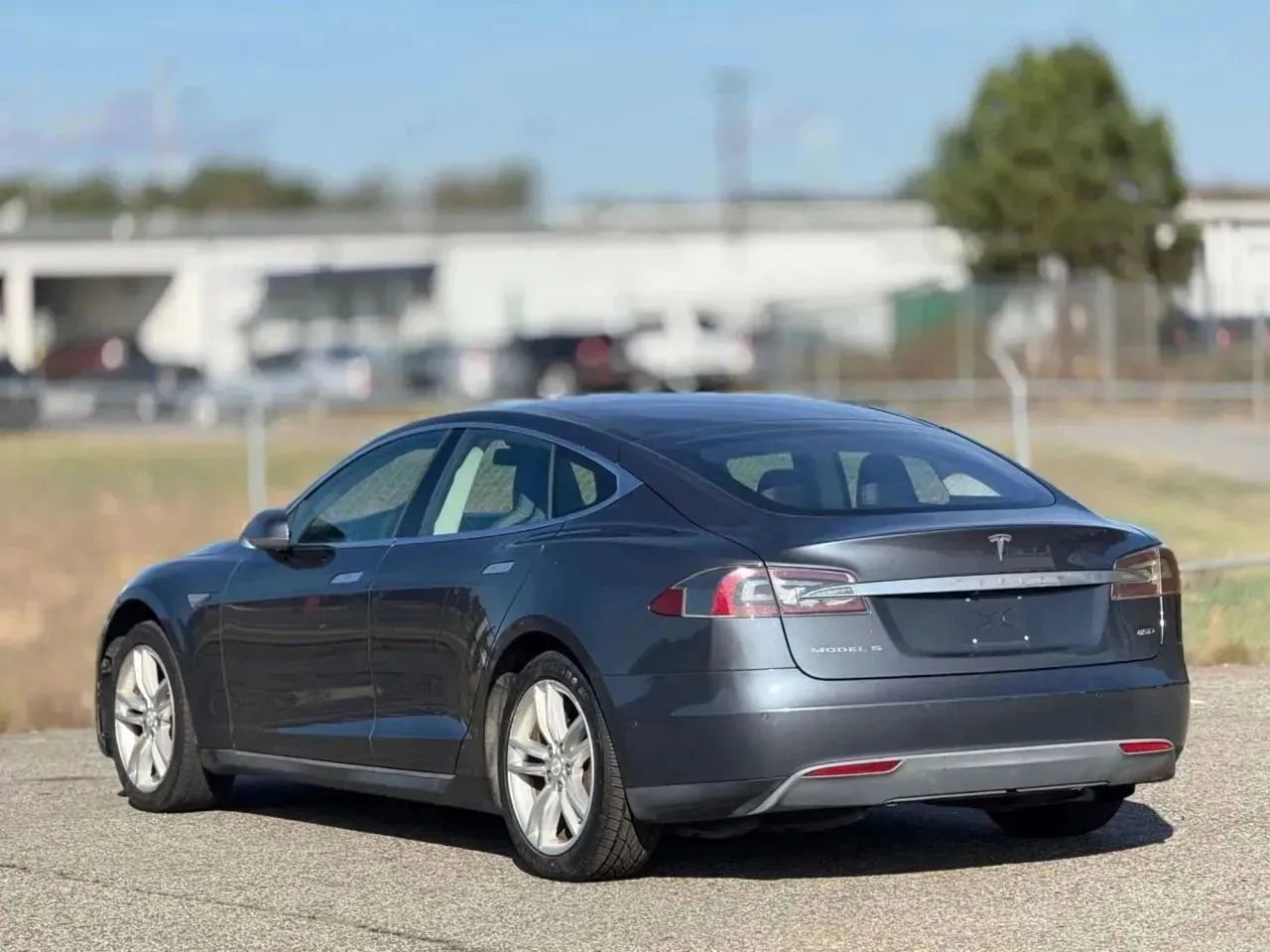 Used 2015 Tesla Model S 85D image 10