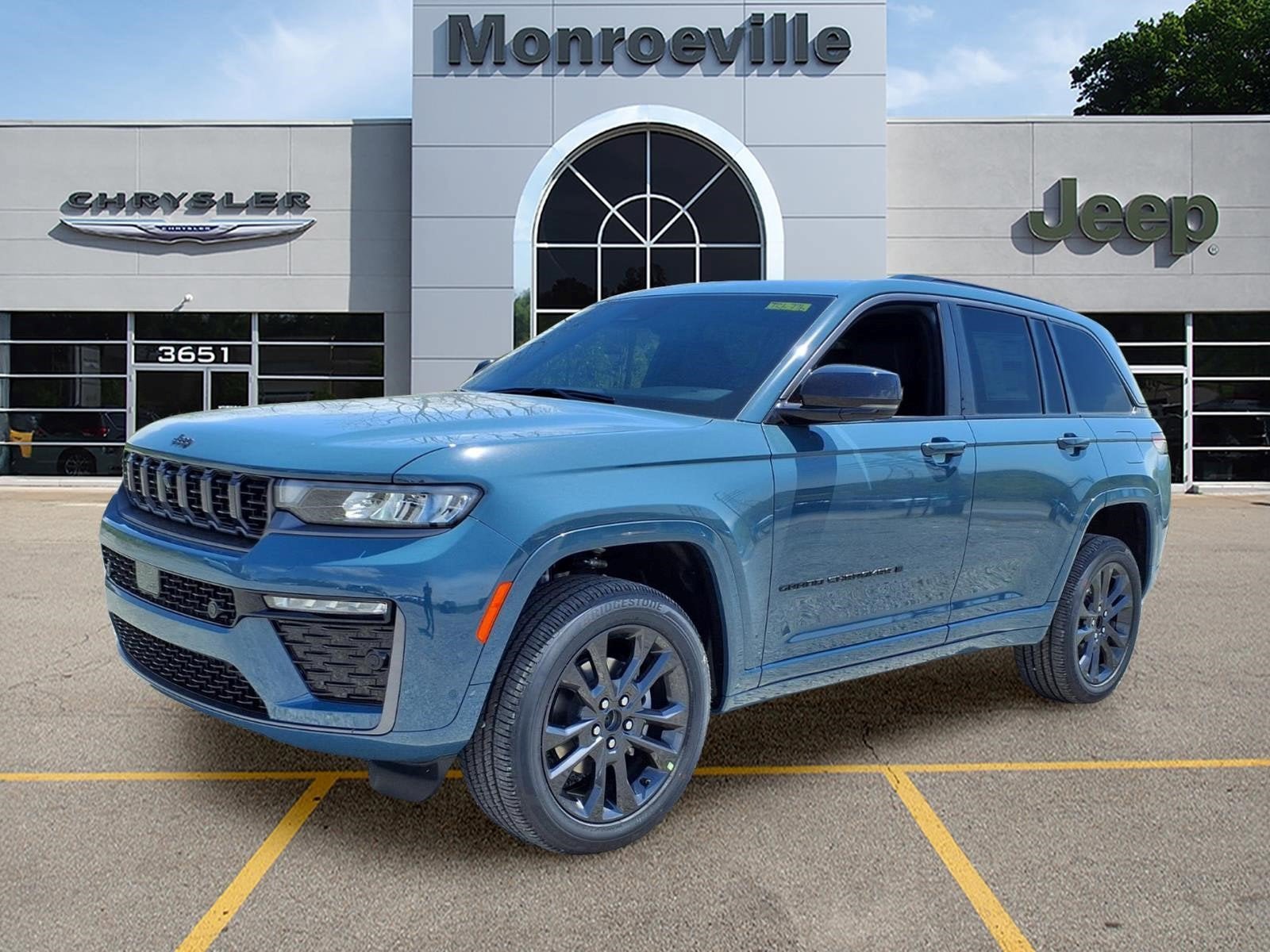 New 2026 Jeep Grand Cherokee Limited AWD/4WD image 1