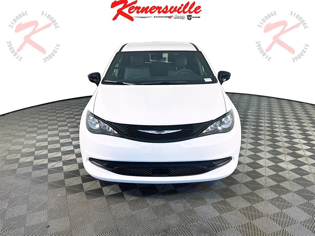 New 2026 Chrysler Voyager LX video 2