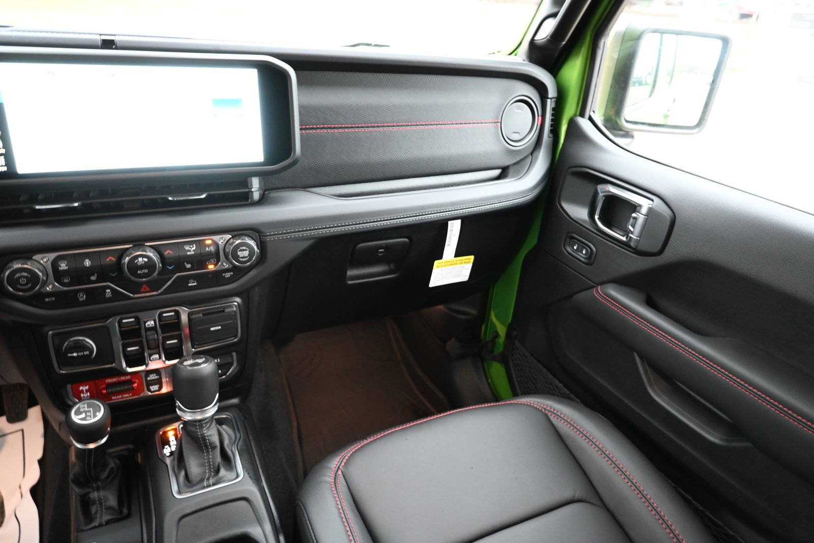 New 2025 Jeep Wrangler Unlimited Rubicon image 17