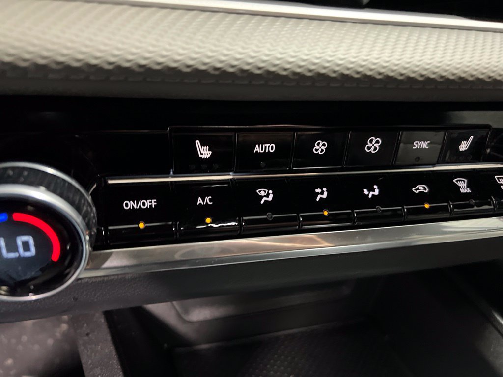 Used 2026 Chevrolet Equinox LT w/ Convenience Package II FWD image 28
